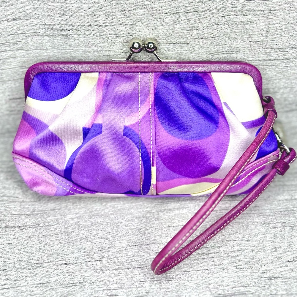 Coach & Swarovski Crystal Hangtag - Purple & White Scarf Print Kisslock Wristlet - Picture 9 of 14